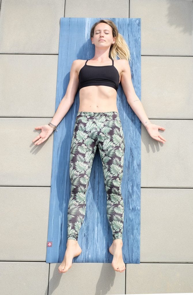 yogaandjuliet_yoga_savasana_1
