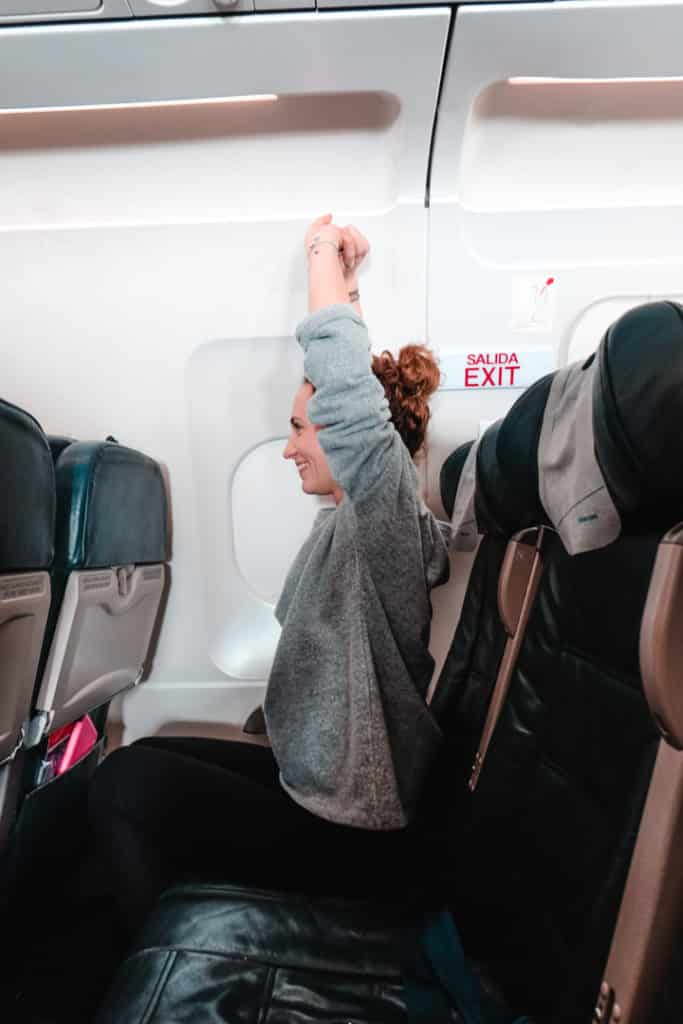 Yogaübungen fürs Flugzeug