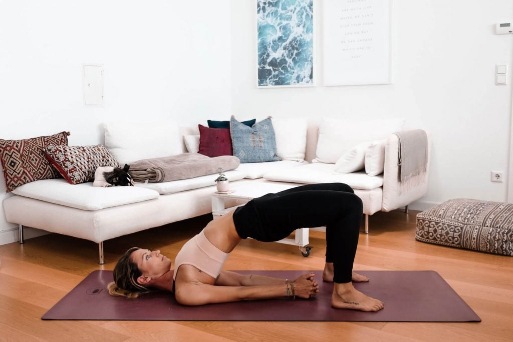 Schulterbrücke 12 Positionen für Anfänger Yoga