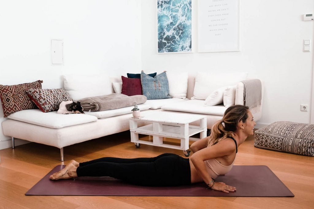 Kobra 12 Positionen für Anfänger Yoga